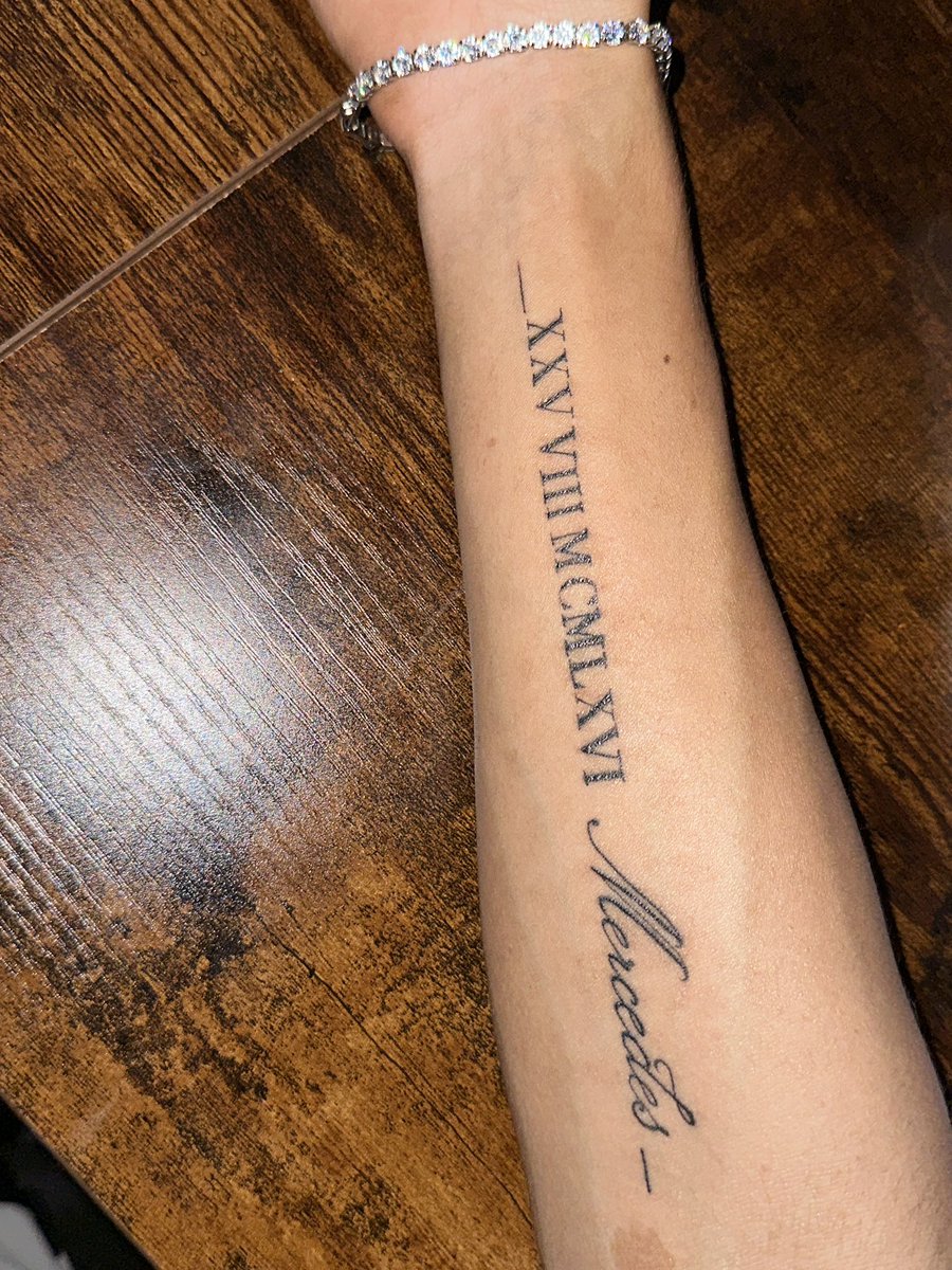 dorbeckerr's tweet photo. Que mejor que llevar a mamá tatuado https://t.co/IJnRPYcI7a