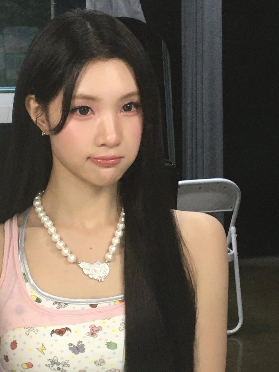 juunkimchi's tweet photo. pinkyy juun <33 🩷 https://t.co/qz9CHD2mVq