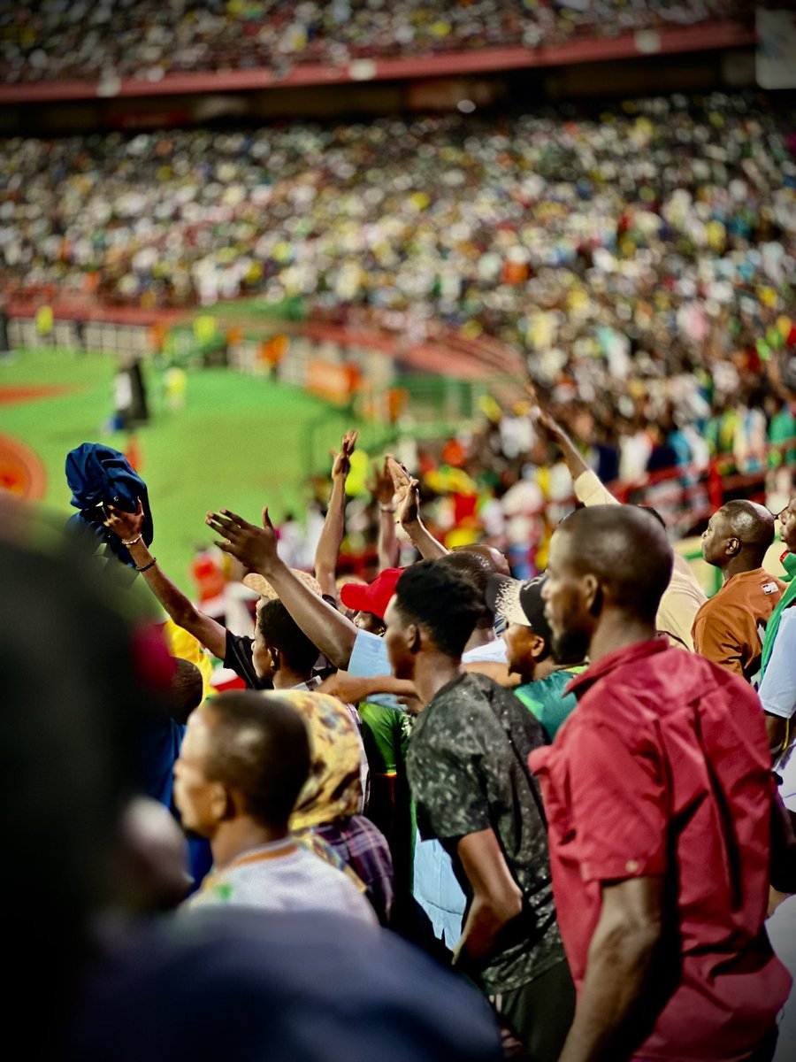 Zarachronik03's tweet photo. Quelques images du stade 26 mars 🇲🇱🇲🇱😏 https://t.co/u5wgqGfP34