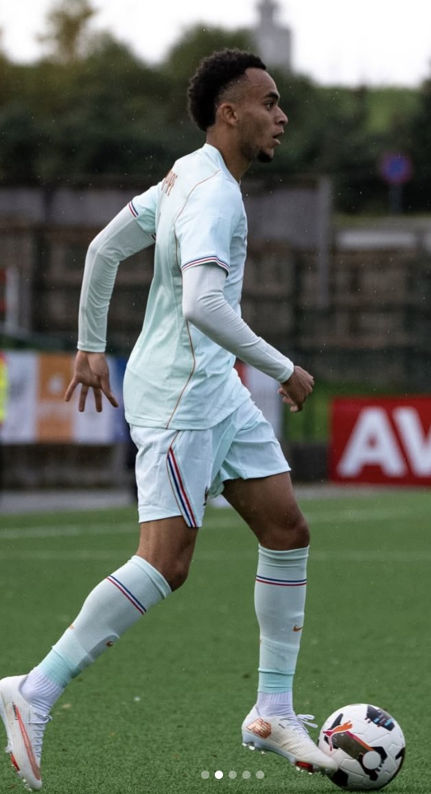 Footballogue tweet picture