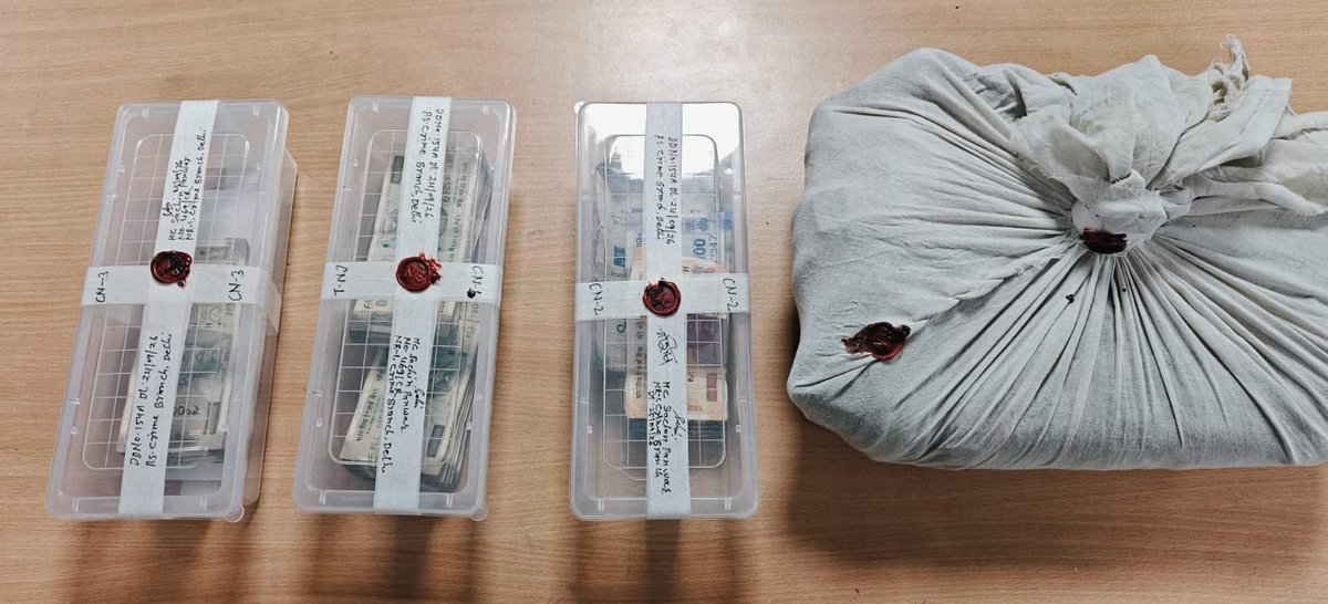 CrimeBranchDP's tweet photo. 🚨🔥 SENSATIONAL THEFT CASE SOLVED — 3 ARRESTED! 🚔
🎯 NR-I, Crime Branch, Delhi cracks a theft case of PS Rani Bagh, Delhi, arresting 03 accused with recovery of stolen property.
💰 ₹2,10,340 cash + Apple Laptop, Bank Passbook, Pen Drive & Aadhaar Copy, along with the Scooty used in the crime, recovered.
⚡ Specific intelligence, technical analysis & field sources led the team to the accused.

💪 Successful operation led by Insp. Pukhraj, under ACP Ashok Sharma and under the supervision of DCP Sh. Chandra Kumar Singh

🚨🔥 सनसनीखेज चोरी का मामला सुलझा — 03 आरोपी गिरफ्तार! 🚔
🎯 NR-I, क्राइम ब्रांच, दिल्ली ने थाना रानी बाग, दिल्ली के चोरी के मामले को सुलझाते हुए 03 आरोपियों को गिरफ्तार किया तथा चोरी की संपत्ति बरामद की।
💰 ₹2,10,340 नकद + Apple Laptop मय Charger + Bank Passbook, Pen Drive एवं Aadhaar Copy, साथ ही वारदात में प्रयुक्त Scooty बरामद।
⚡ विशिष्ट खुफिया सूचना, तकनीकी विश्लेषण एवं फील्ड स्रोतों की मदद से आरोपियों तक पहुँचा गया।

💪 सफल कार्रवाई का नेतृत्व इंस्पेक्टर पुखराज ने किया, एसीपी अशोक शर्मा के मार्गदर्शन में तथा डीसीपी श्री चन्द्र कुमार सिंह के पर्यवेक्षण में। 

https://t.co/aSYlWagsNy

#DelhiPolice
#CrimeBranch

@LtGovDelhi
@DelhiPolice
@CPDelhi