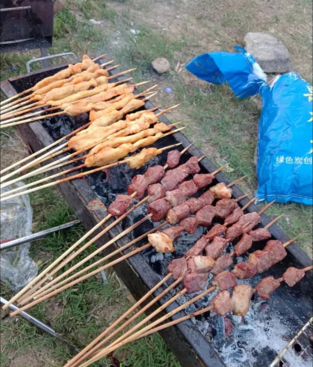 PaigeRuhmaifzb's tweet photo. Perfect weekend escape under the stars—campfire snacks, pine air, and zero work notifications. Pure bliss!， https://t.co/ucoQh86HFd