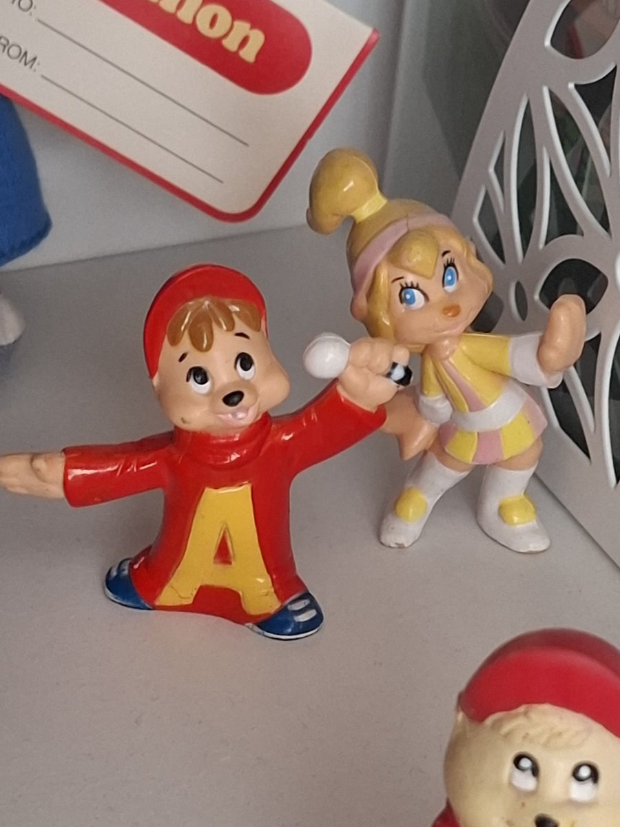 TheMunkinator's tweet photo. The unspoken icons in the history of music.

#alvinandthechipmunks #thechipmunks #thechipettes https://t.co/4bDGHYTh4n