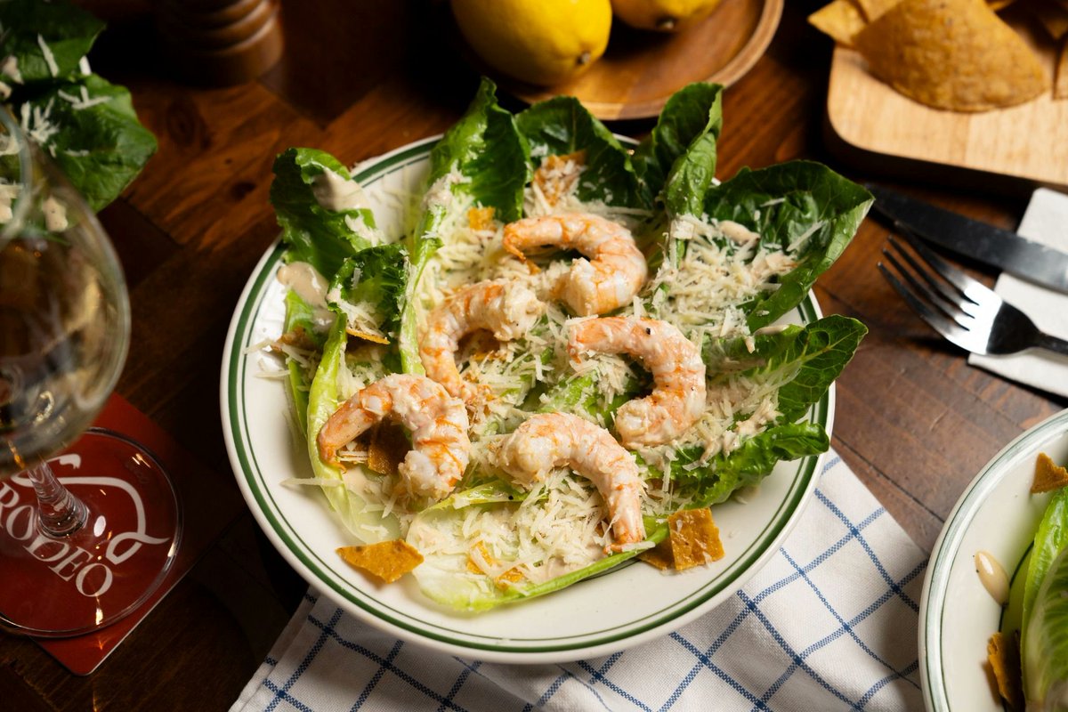 rodeogrillTH's tweet photo. Fresh, crunchy and loaded with grilled shrimp — our Tijuana Rodeo Caesar gives a Tex-Mex twist to a classic. https://t.co/ZzHT1MbvOK