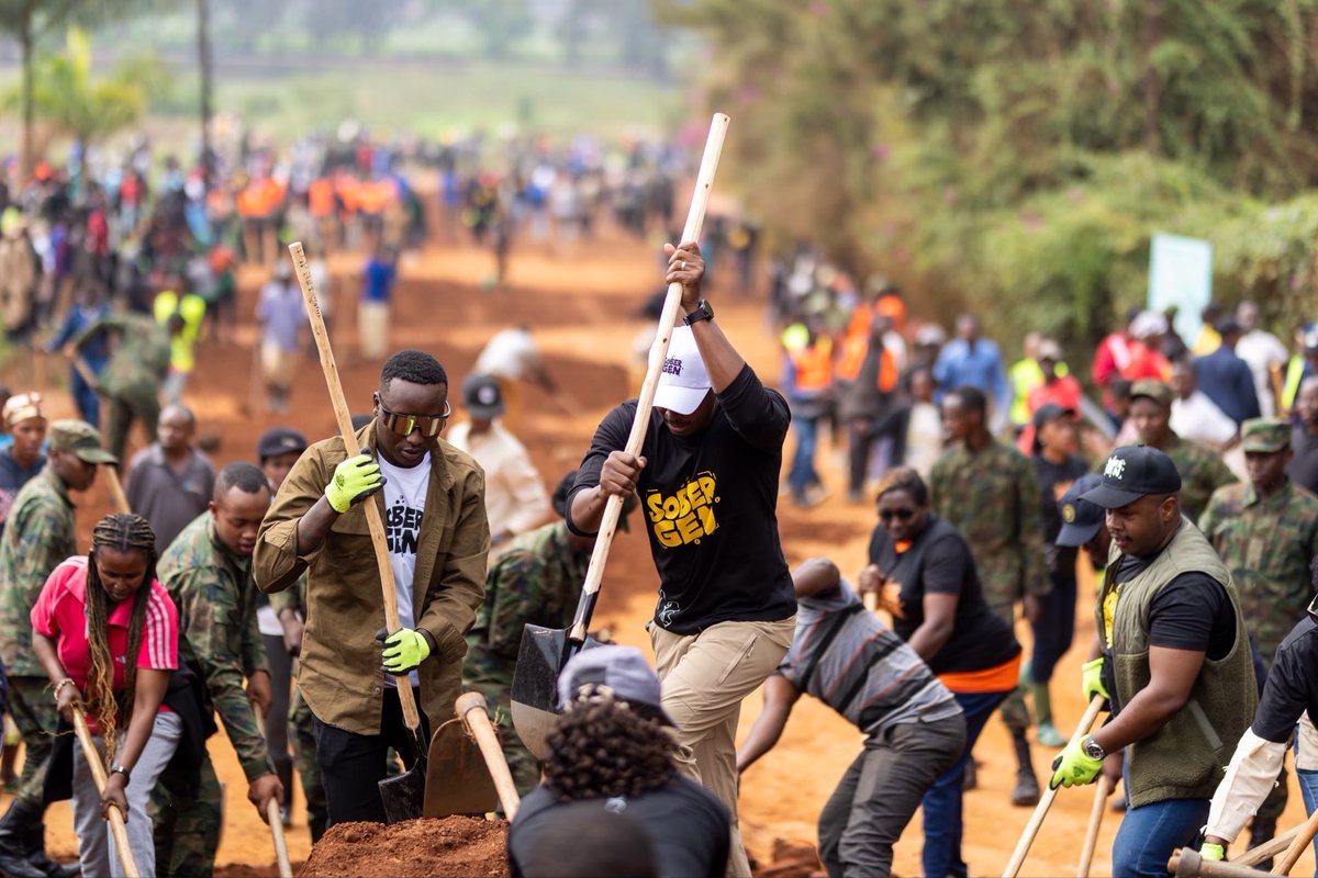 nsanzimanasabin's tweet photo. Turi gukora Umuganda @Gasabo_District 
Turi #SoberGen 🇷🇼 https://t.co/ZsRGkMigMu
