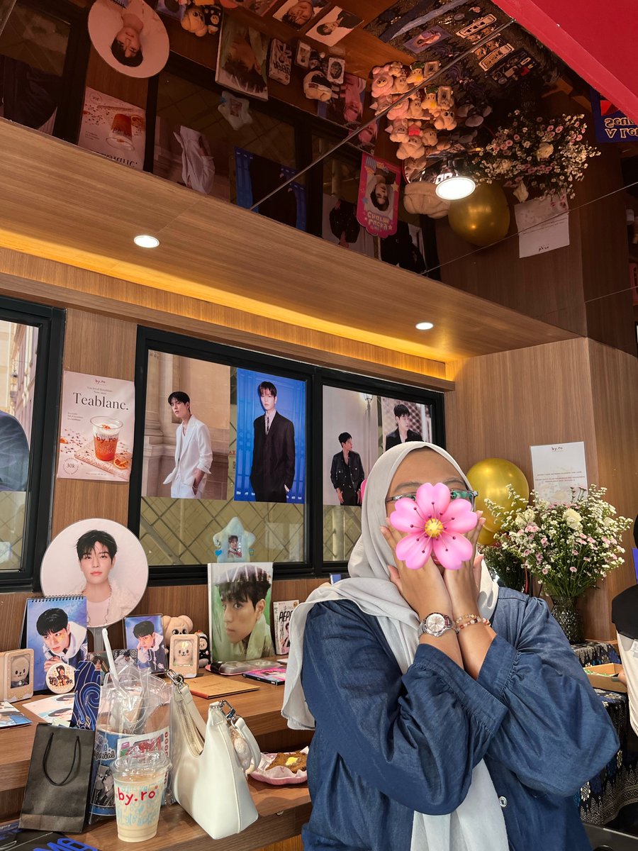 IBUNSEUNGMIN's tweet photo. 2nd stop @PERSAMI_ID 

#HappySeungminDay
#널_감싼_우주가_될게_승민아
#DivineVocalSeungmin
#StrayKids #스트레이키즈
#승민 #Seungmin https://t.co/aKd4elMAHh