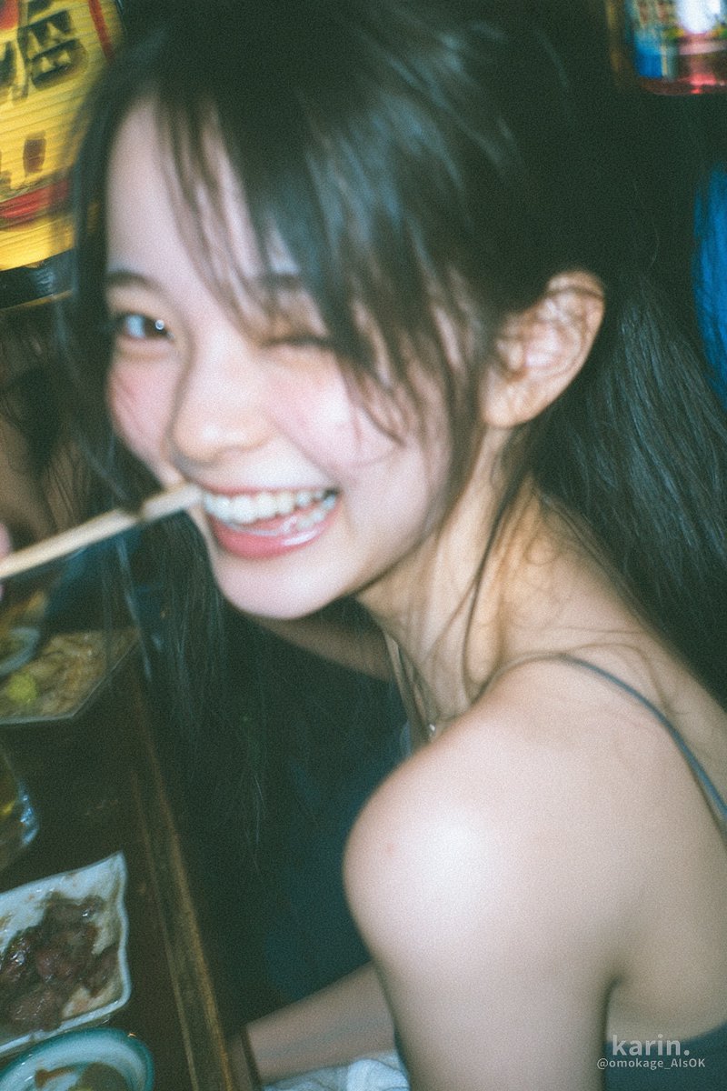 omokage_AIsOK's tweet photo. Turning around to see your charming style, brightening this quiet bar with a lovely smile https://t.co/82Qhxy6fq4