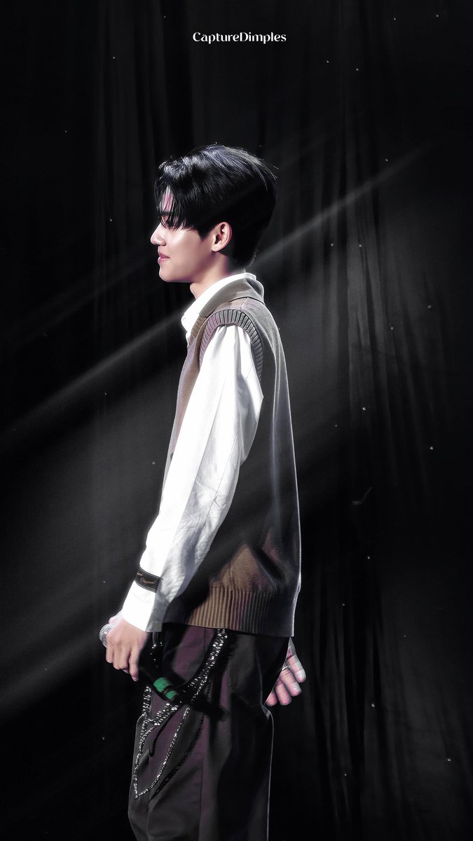 CaptureDimples's tweet photo. Under The Spotlights 

MONDPRO VN FANDAY35

#Almondbabybigboy 
#APFANDAYxVIETNAM https://t.co/fCMzgTytBd