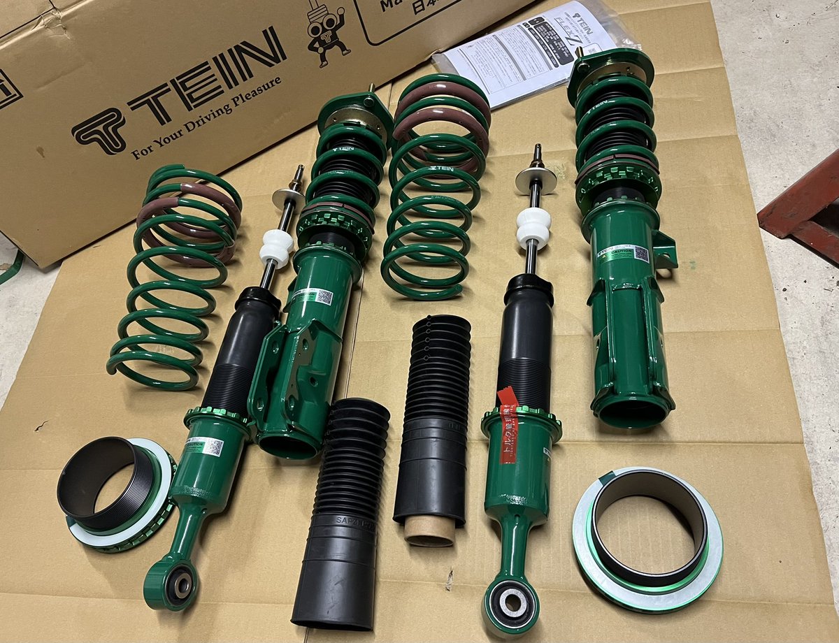 HiroHiro_jp's tweet photo. コペン君にダウンサス組んだけど全然下がらなかったので、仕方なくテインの車高調買ってきましたー❗️
若い頃は、峠やサーキットでブイブイいわしてた派ですが、まさかこの歳になってまた車高調とか買うとは思わなかったな…😅💦
付けるの楽しみ❗️ワクワク😊
#車高の低さは知能の低さ https://t.co/iFom0jksCo