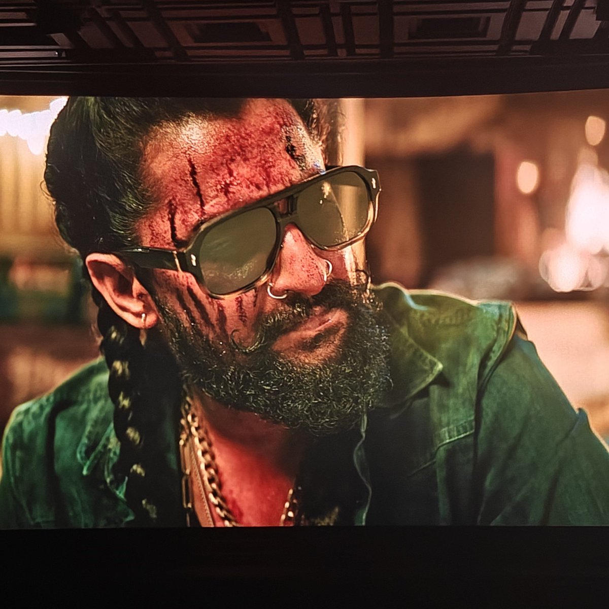 AadixMB's tweet photo. Cinema lo okka emotion kuda 2mins ki minchi feel kakunda chesav, cinema motham fast paced ga anipinchindi, manchi editor ni petkunte cinema BB ayedhi you totally fucked up the entire movie with ur hands @odela_srikanth 

#TheParadise https://t.co/c7wZY9mU3v