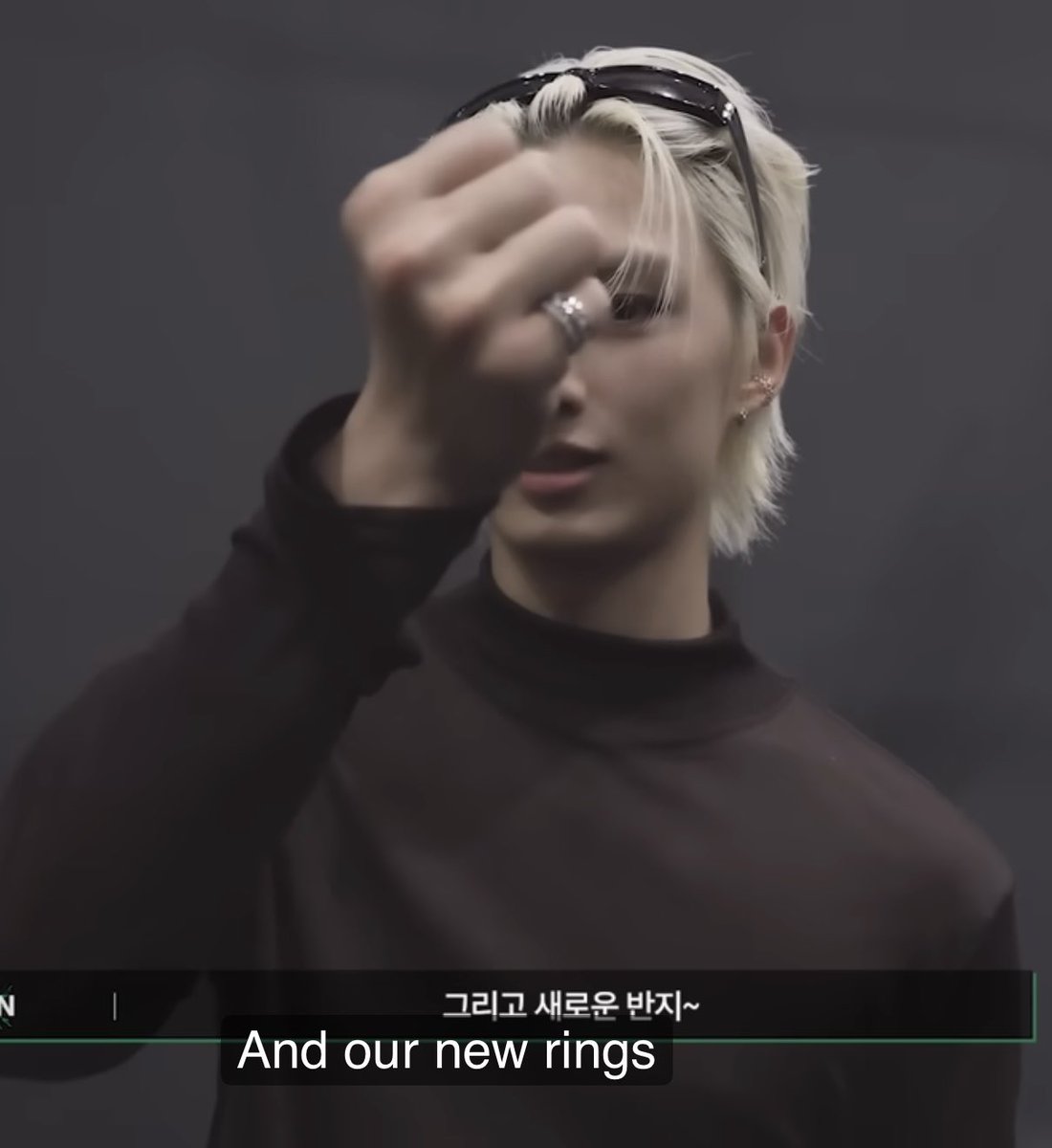 moontomeetyou's tweet photo. saw a comment guessing that the ring on one of the tails is his svt group ring… im gonna cry https://t.co/T25ePp4rlh