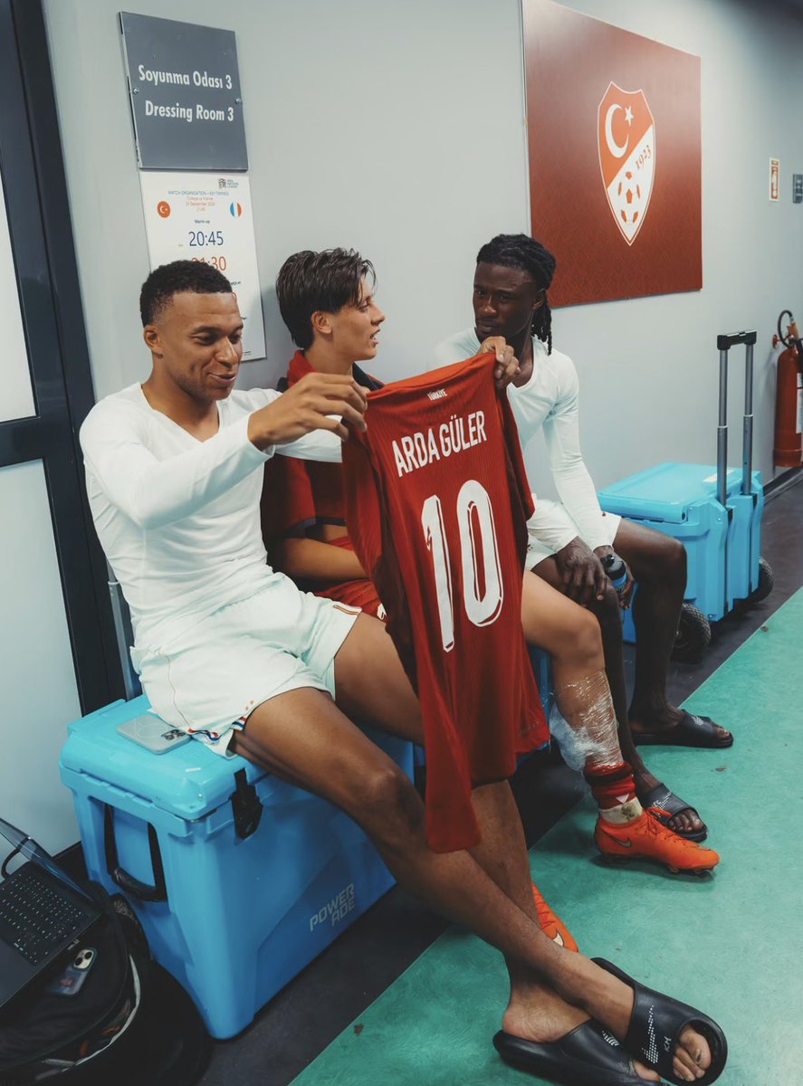 iHQGuler's tweet photo. Kylian Mbappé x Arda x Camavinga 😍❤️ https://t.co/qaMRvRJL9i