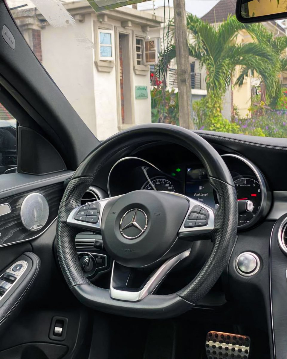 carworldng's tweet photo. 2018 Mercedes-Benz C43 AMG – Foreign Used
🔥 3.0L Biturbo V6 | AMG 4MATIC | Push Start | Panoramic Roof | Reverse Camera | BSM | Burmester Sound | AMG Drive Modes | Premium Leather
📍 Lagos | 💰 ₦39.5M
📞 08107111256
#SupremeCarWorld #C43AMG #MercedesAMG #LagosCars https://t.co/GQqh4TSj0l