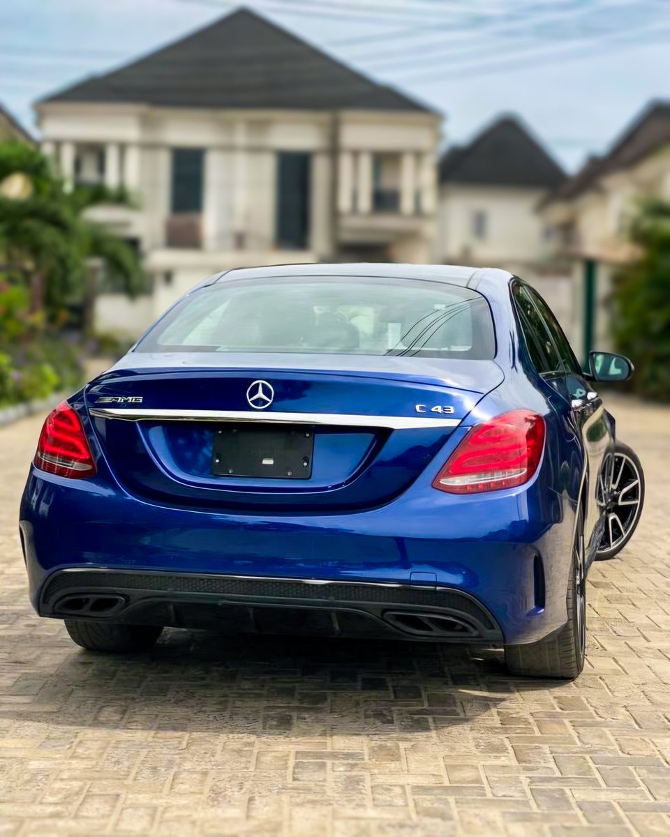 carworldng's tweet photo. 2018 Mercedes-Benz C43 AMG – Foreign Used
🔥 3.0L Biturbo V6 | AMG 4MATIC | Push Start | Panoramic Roof | Reverse Camera | BSM | Burmester Sound | AMG Drive Modes | Premium Leather
📍 Lagos | 💰 ₦39.5M
📞 08107111256
#SupremeCarWorld #C43AMG #MercedesAMG #LagosCars https://t.co/GQqh4TSj0l