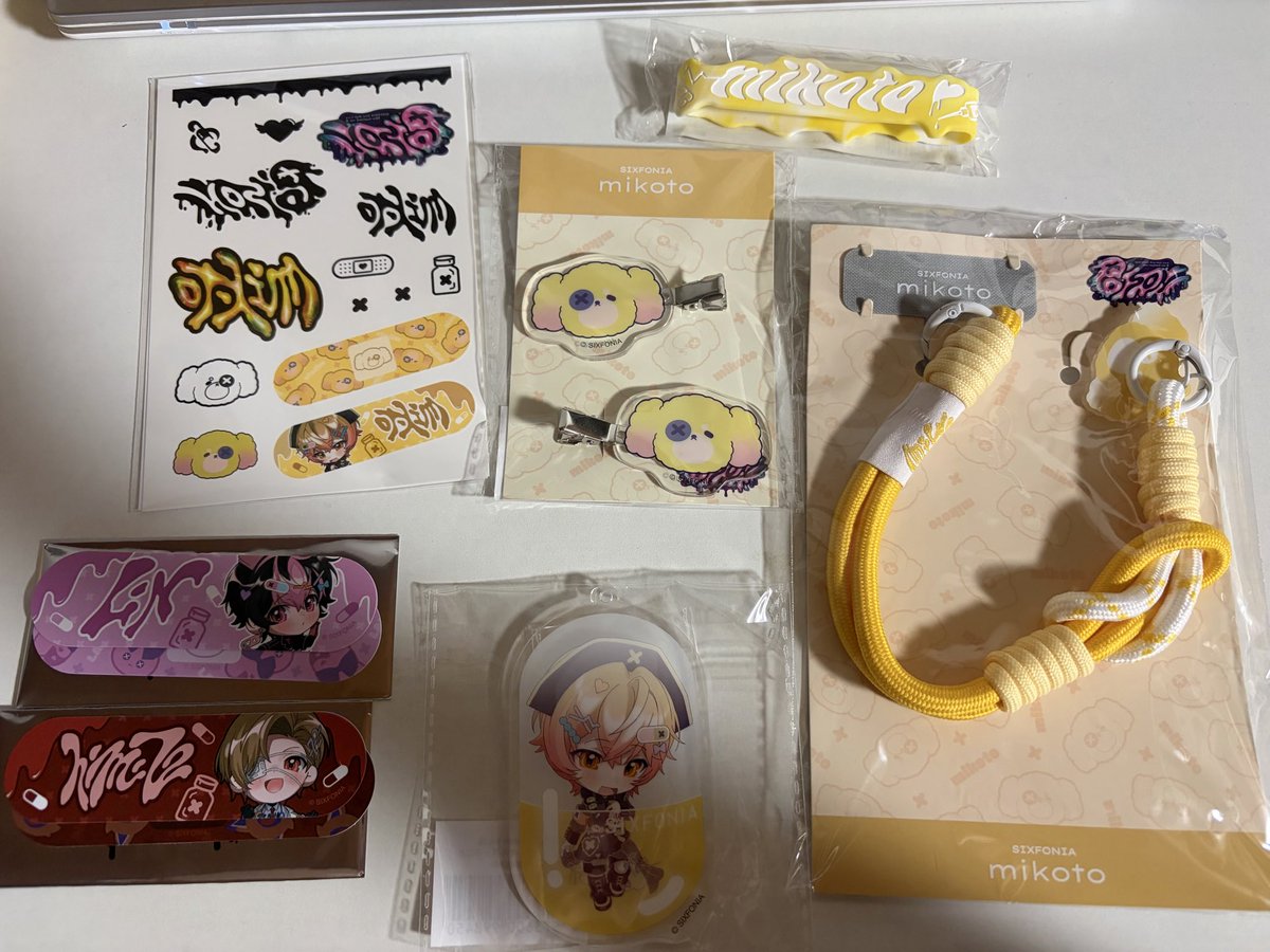 mrk_6f's tweet photo. 届いてたぁ♡
ステッカーの🌸くん率エグいwww
かわいいからいいけど！
👑くん引けなかったなぁ(　߹꒳​߹ ) https://t.co/MCNrrZdlUt