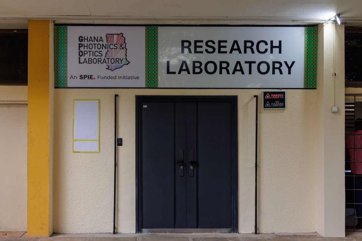 Ghscientific's tweet photo. In July, he came to Gheeks by the Fireside and told us about a photonics lab he was building.
This week, Dr. Akyana Britwum launched it. π¬β¨
The Ghana Photonics and Optics Laboratory is now open at KNUST
https://t.co/wDh0ilVdH0
#GPOL #GhanaScience #GBTFS #GHScientific https://t.co/W8n4JnnWJ4