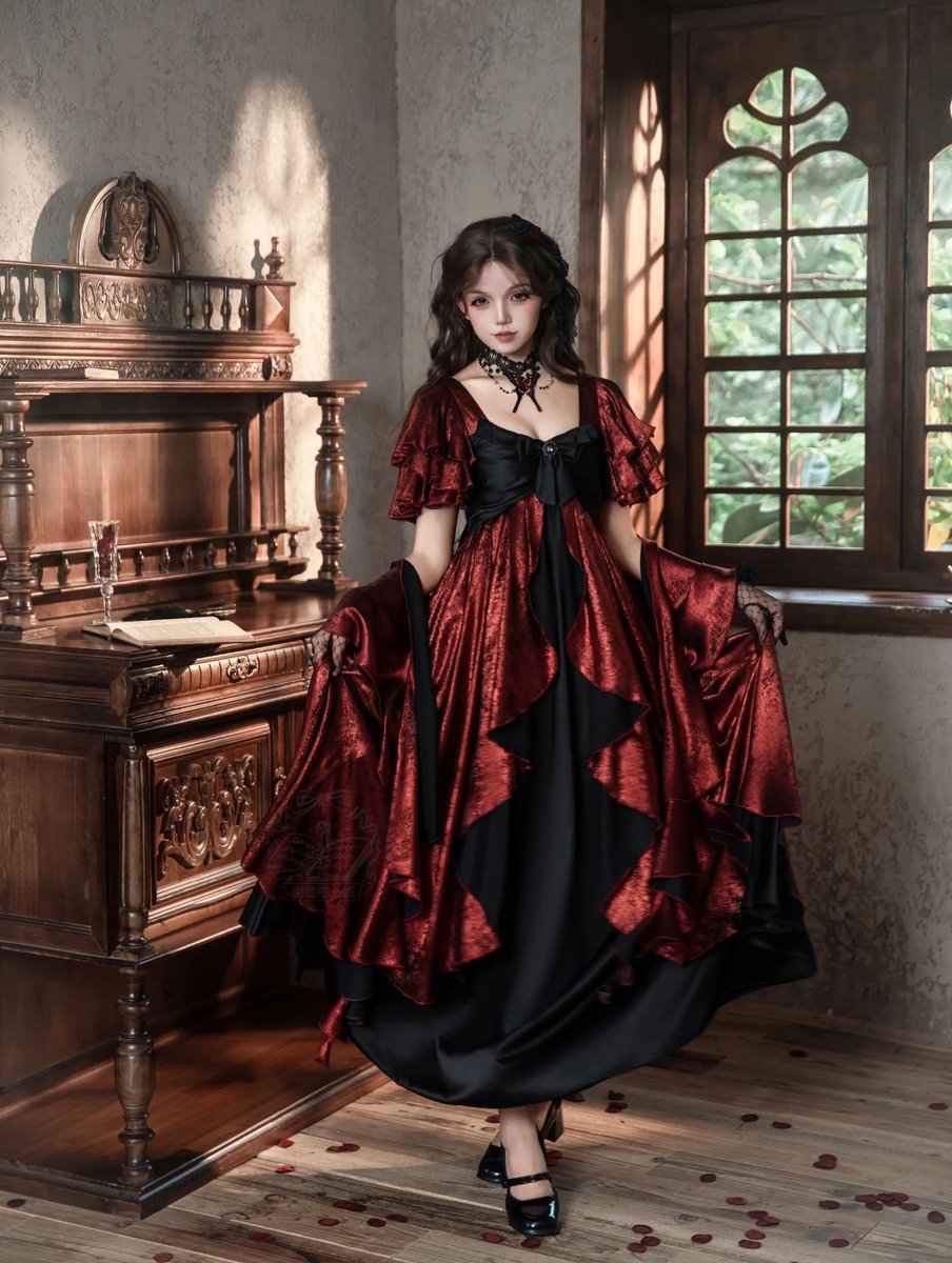 ManusxMachina's tweet photo. 夜会の貴婦人のヴィクトリアンワンピース - Red 
https://t.co/pihjeILapK 
古い洋館で催される夜の舞踏会を思わせる、妖艶なヴィクトリアンワンピース。19世紀の夜会服のような気品と、ゴシックならではの妖しさを併せ持つ一着に仕上がっています。 https://t.co/1JiHu13pbR