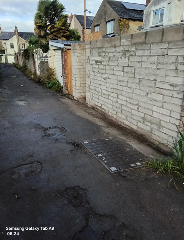 cardiffcouncil's tweet photo. 🚮 Our Waste Enforcement teams are out in the lanes of #Cardiff — inspecting dumped waste, speaking with residents &amp; tackling fly tipping. 🚯 Removing 880kg of waste.
Enforcement action will be taken where offences are found. https://t.co/qLmXdUM2pH
