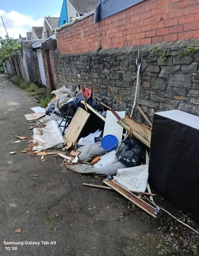 cardiffcouncil's tweet photo. 🚮 Our Waste Enforcement teams are out in the lanes of #Cardiff — inspecting dumped waste, speaking with residents &amp; tackling fly tipping. 🚯 Removing 880kg of waste.
Enforcement action will be taken where offences are found. https://t.co/qLmXdUM2pH