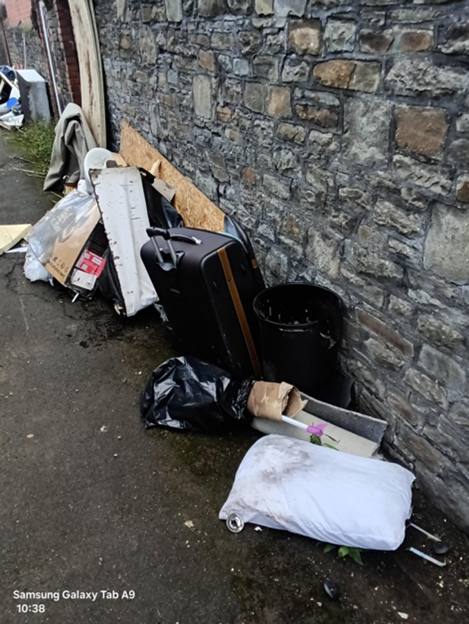 cardiffcouncil's tweet photo. 🚮 Our Waste Enforcement teams are out in the lanes of #Cardiff — inspecting dumped waste, speaking with residents &amp; tackling fly tipping. 🚯 Removing 880kg of waste.
Enforcement action will be taken where offences are found. https://t.co/qLmXdUM2pH