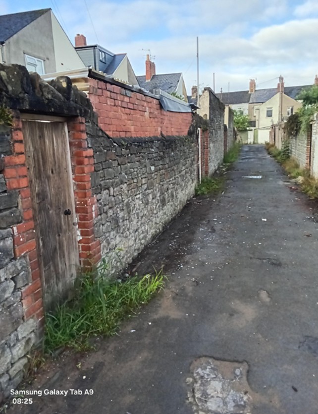 cardiffcouncil's tweet photo. 🚮 Our Waste Enforcement teams are out in the lanes of #Cardiff — inspecting dumped waste, speaking with residents &amp; tackling fly tipping. 🚯 Removing 880kg of waste.
Enforcement action will be taken where offences are found. https://t.co/qLmXdUM2pH