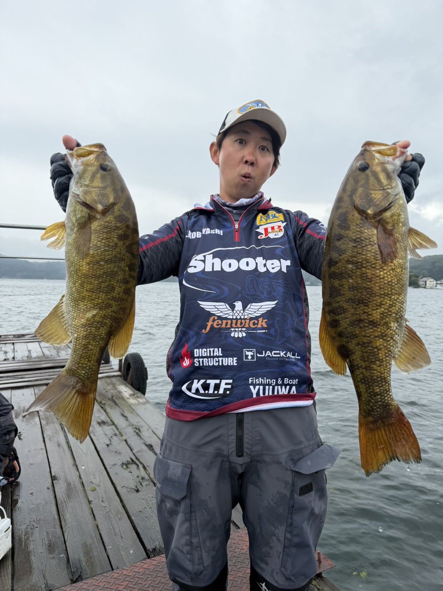 bakutyou01's tweet photo. JBマスターズ第4戦・野尻湖！

初日、3匹3,682gで1位発進！！🔥🔥

入鹿池戦で悔しい思いをした分、野尻湖でしっかり敵討ちを果たしたいと思います！！

明日も自分の釣りを信じて、最後まで釣り切ります💪🔥 https://t.co/wW7CyG58oV