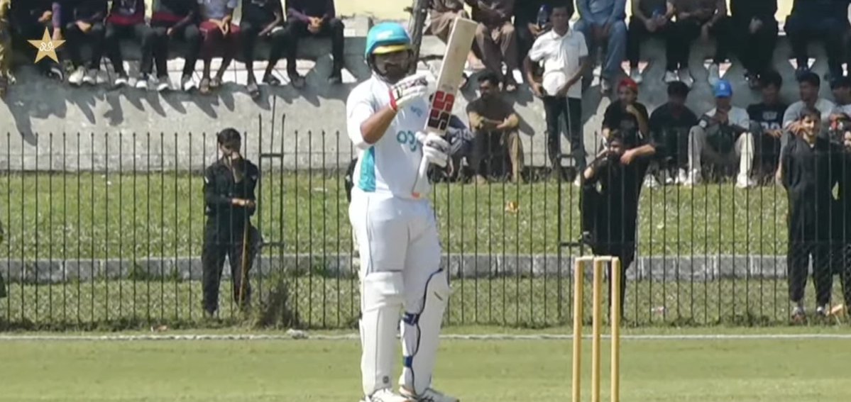 THENEELESHOJHA's tweet photo. pakistani player danish aziz using indian company @SareenSports's bat in president cup https://t.co/UL1uvd1E5p