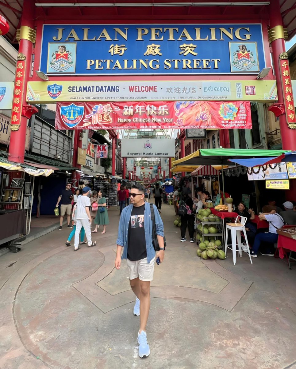 LeonardoLenort's tweet photo. When I’m gone, speak openly about my shortcomings and flaws. Learn from them—I’ll have no ego left to hurt. Stay casual and cool in a T-shirt by Calla the Label. Petaling Street, Malaysia. https://t.co/O7UWwqDNMF