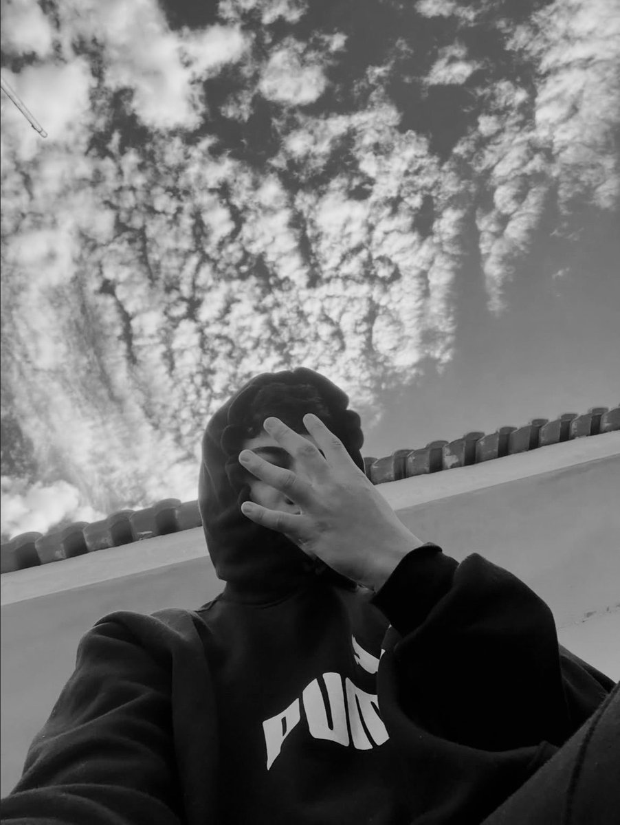 riqueswzz's tweet photo. eu/minha colinha https://t.co/O8FbJw9jXz