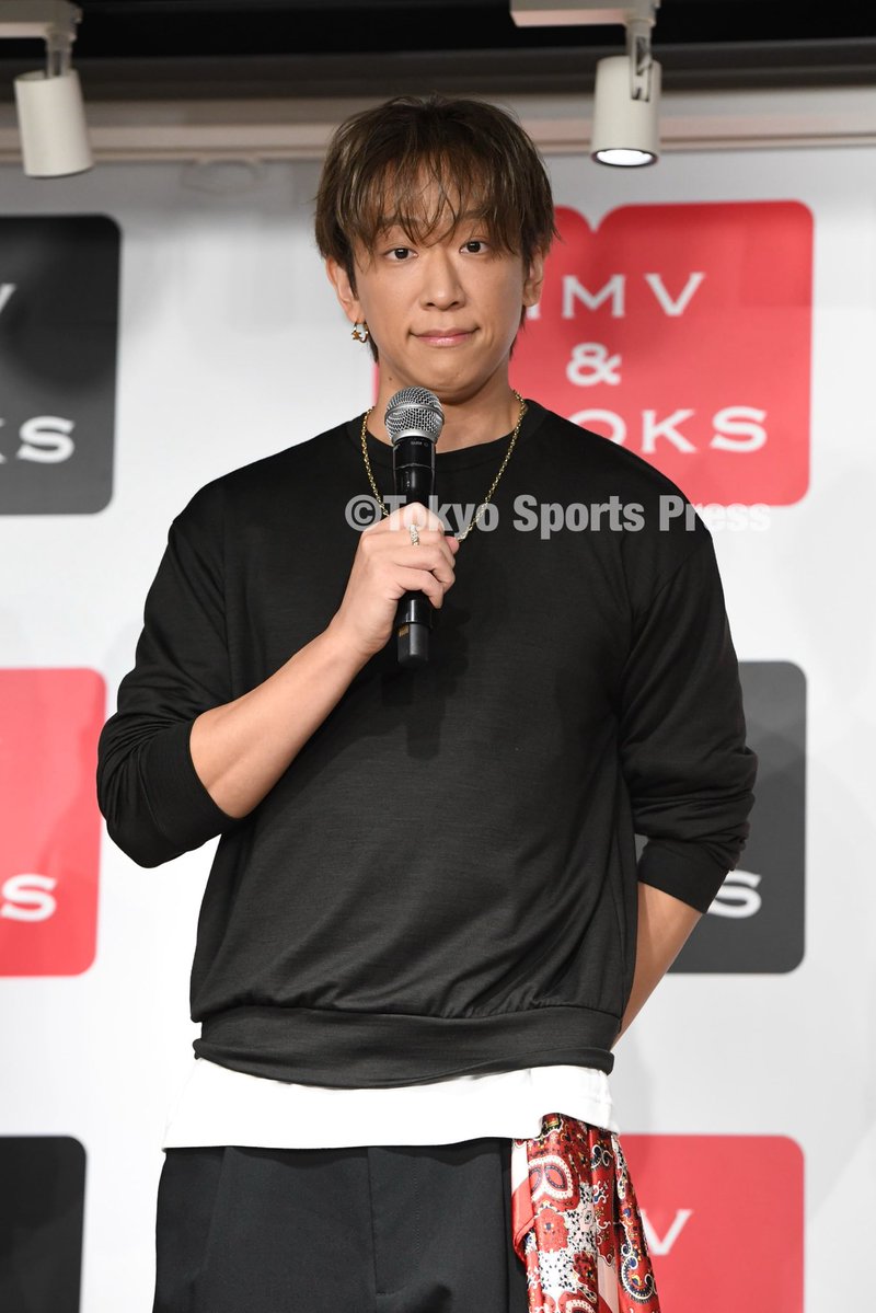 tospophoto's tweet photo. 【芸能】　ＮＥＷＳ　#小山慶一郎　芸能界入りは姉・　#みきママ　のおかげ「違う仕事をしていたかも…感謝してます」

東スポWEBはこちらから⬇️
https://t.co/vM8IcOiyDp

#小山姉弟の食卓 https://t.co/eACnvao5TI