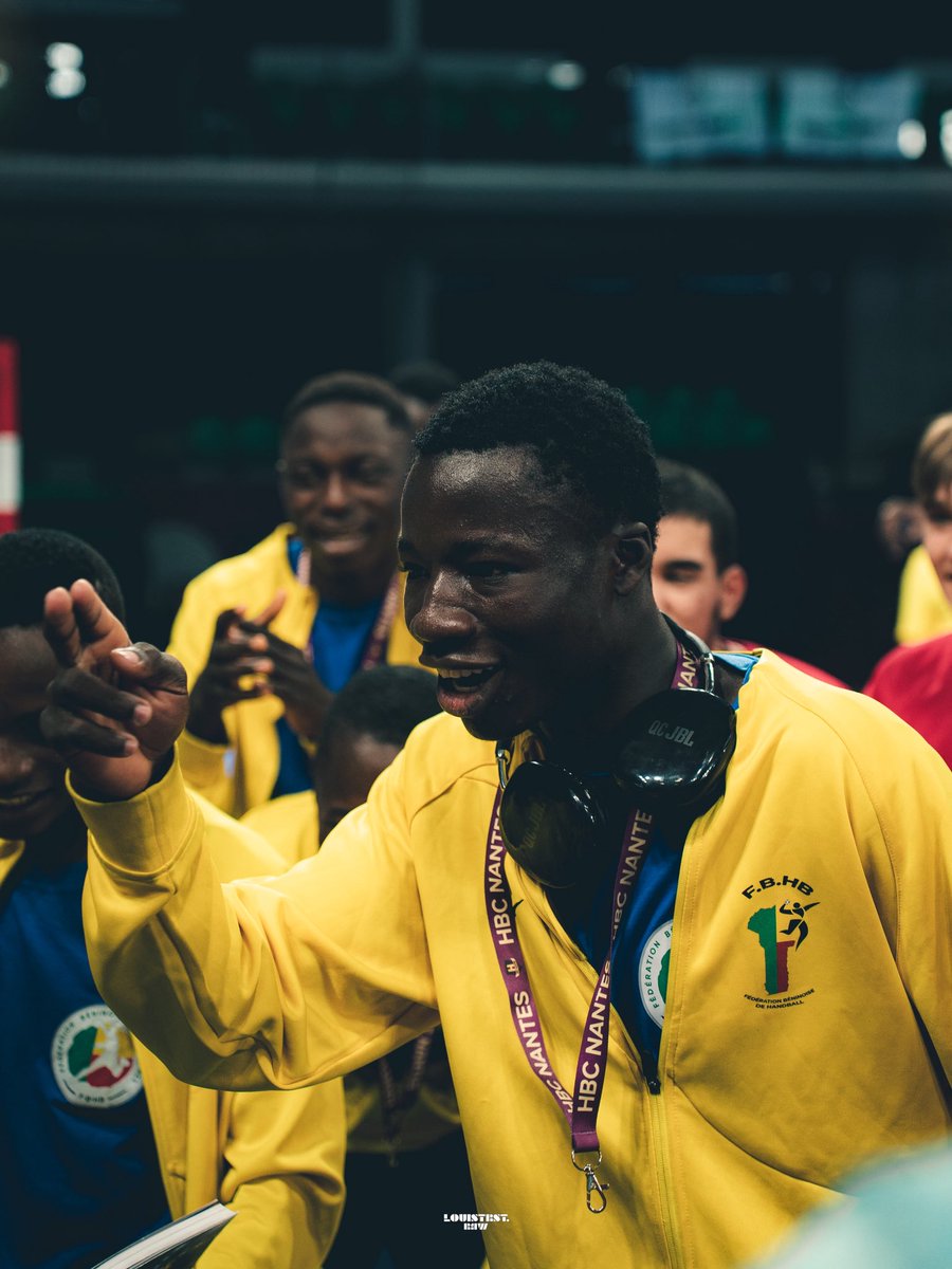 FbHandball's tweet photo. 🇧🇯 𝐒𝐎𝐔𝐕𝐄𝐍𝐈𝐑𝐒 𝐃𝐄 𝐍𝐀𝐍𝐓𝐄𝐒… 💛🦁
Retour en images sur les beaux moments vécus par nos Guépards U16 au 𝐍𝐈𝐇𝐂 𝟐𝟎𝟐𝟔 🇫🇷🤾🏾♂️
Partage, passion et souvenirs gravés ❤️💚💛
Excellent week-end à tous ! ☀️
#FBHB #GuépardsU16 #NIHC2026 #HandballBéninois 🇧🇯 https://t.co/pmDij4SvJ7