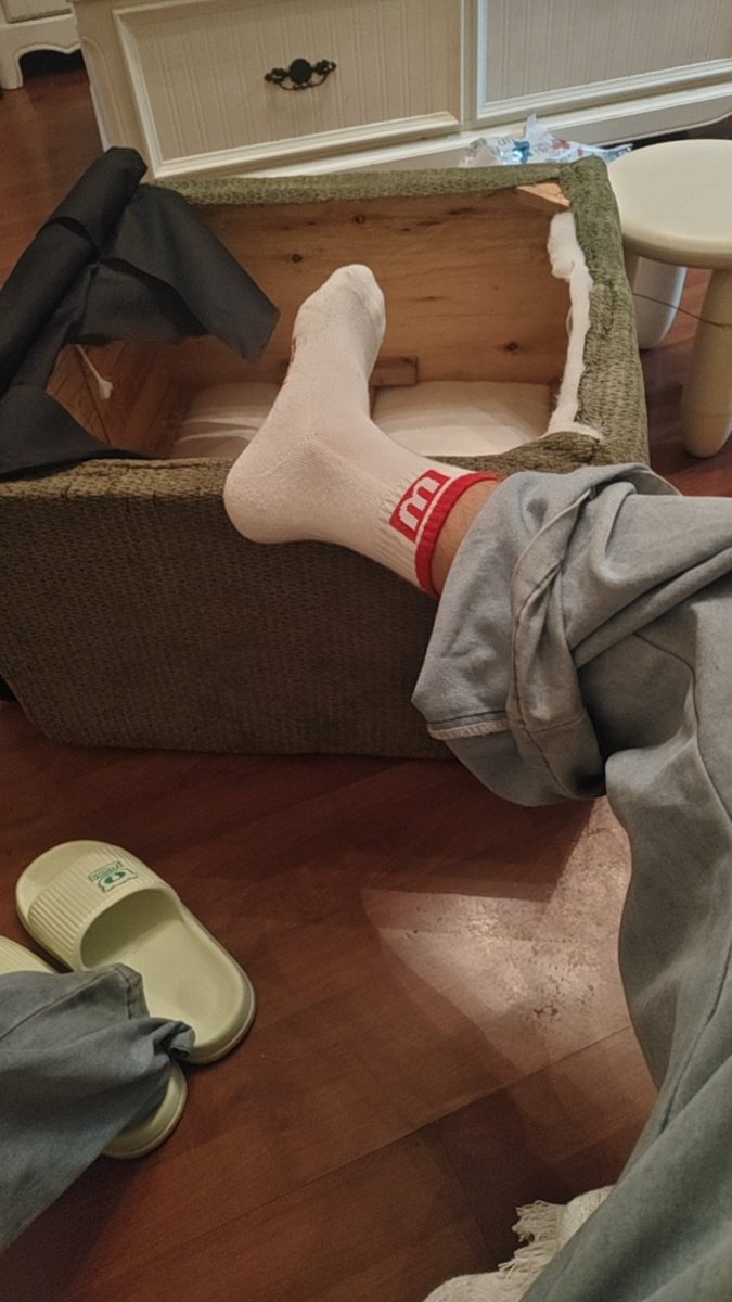 SZHAGB's tweet photo. 我又杀回来了，朋友们有想上供的狗，或者说，金主，我又开始持续更新咯，放两张福利照，有一小部分你��不到 https://t.co/UHow3uRnZJ