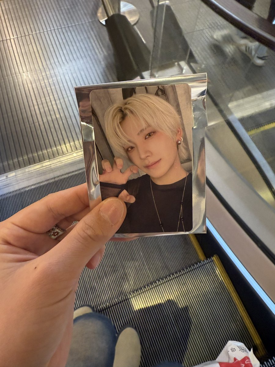 vvv_naaaaak's tweet photo. &amp;TEAM andteam Mark on Me MoM トレカ 交換 ラキドロ

【譲】 YUMA (HMV)

【求】 NICHOLAS (同種)

郵送希望です📮
お心当たりのある方お気軽にリプお待ちしております☺︎
 #andteam交換 https://t.co/sw7enOW180