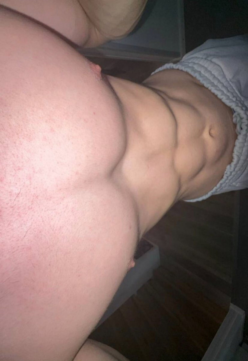 rhyleermni's tweet photo. gf would be so mad if she saw this 
#nsfwtwt https://t.co/eY89DpuB8A