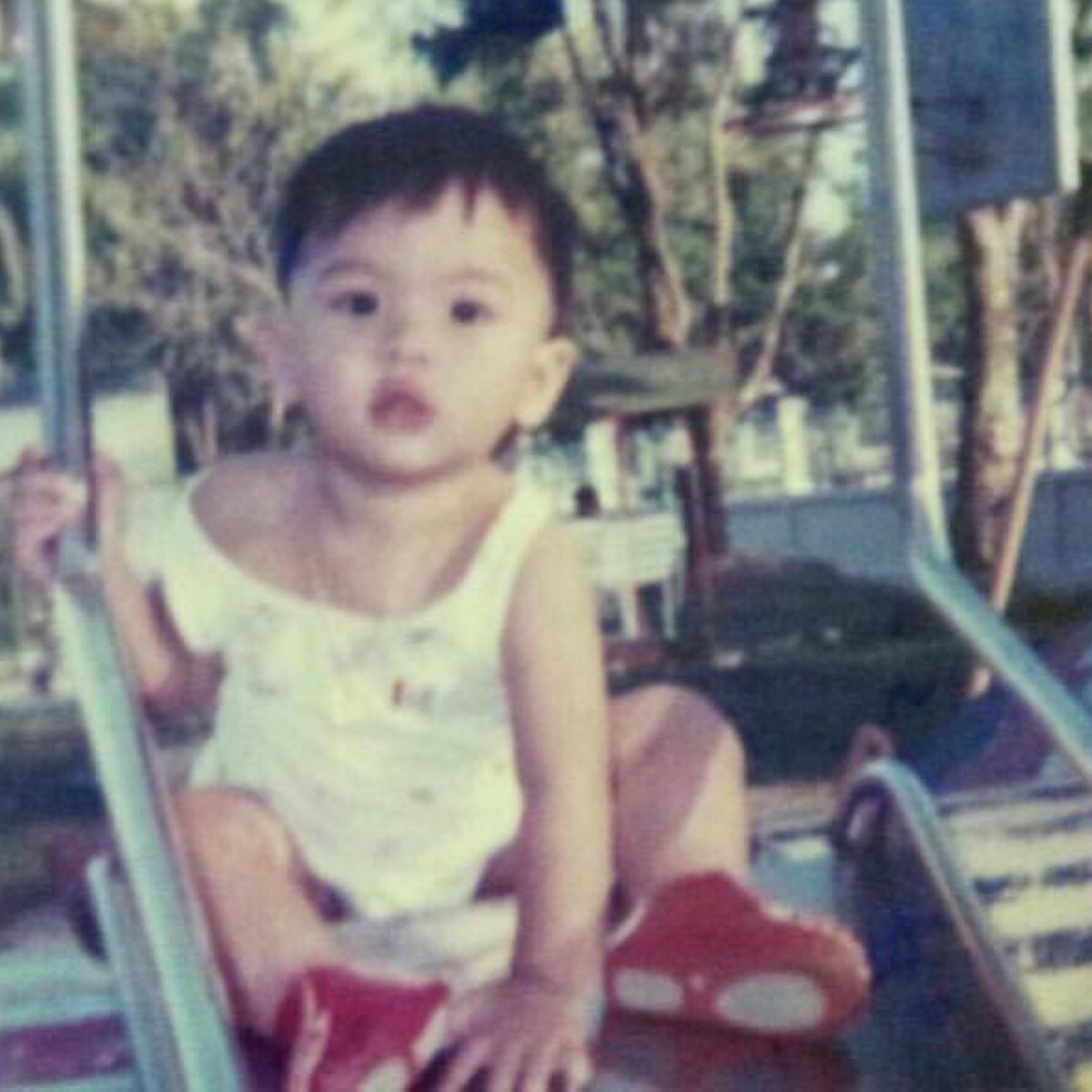 J_RG31's tweet photo. Iwas looking at pictures of Gawin when he was achild and Idecided to search for pictures Joss then Inoticed that they were wearing the same shoes in colors that if you put them together the missing part would be complete is this fate😭
#จอสกวิน #JossGawin 
#JossWayar #GawinCaskey https://t.co/LufvIpUsoL
