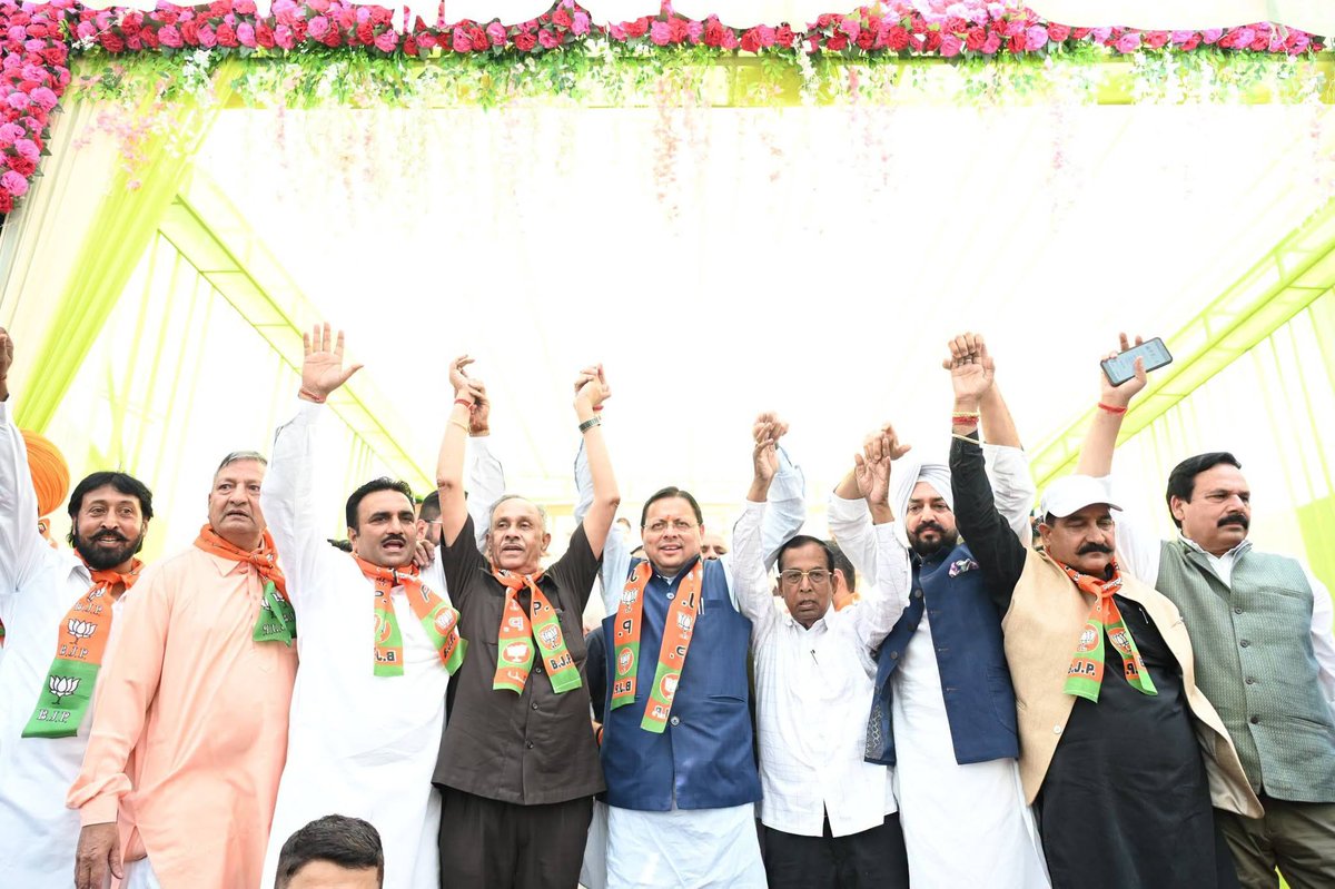 pushkardhami's tweet photo. आदरणीय प्रधानमंत्री श्री @narendramodi जी के मजबूत नेतृत्व में देश नशे के खिलाफ निर्णायक लड़ाई लड़ रहा है। पंजाब में भी यदि भाजपा की सरकार बनती है तो नशे के कारोबार के खिलाफ कठोर कार्रवाई, तस्करों पर शिकंजा और युवाओं को नशे से दूर रखने के लिए प्रभावी प्रयासों को और गति दी जाएगी।

इस दौरान माननीय पूर्व केंद्रीय राज्य मंत्री श्री @SomParkashBJP जी, माननीय विधायक श्री जंगी लाल महाजन जी, भाजपा जिलाध्यक्ष श्री संजीव मिन्हास जी समेत अन्य गणमान्य जन उपस्थित रहे।