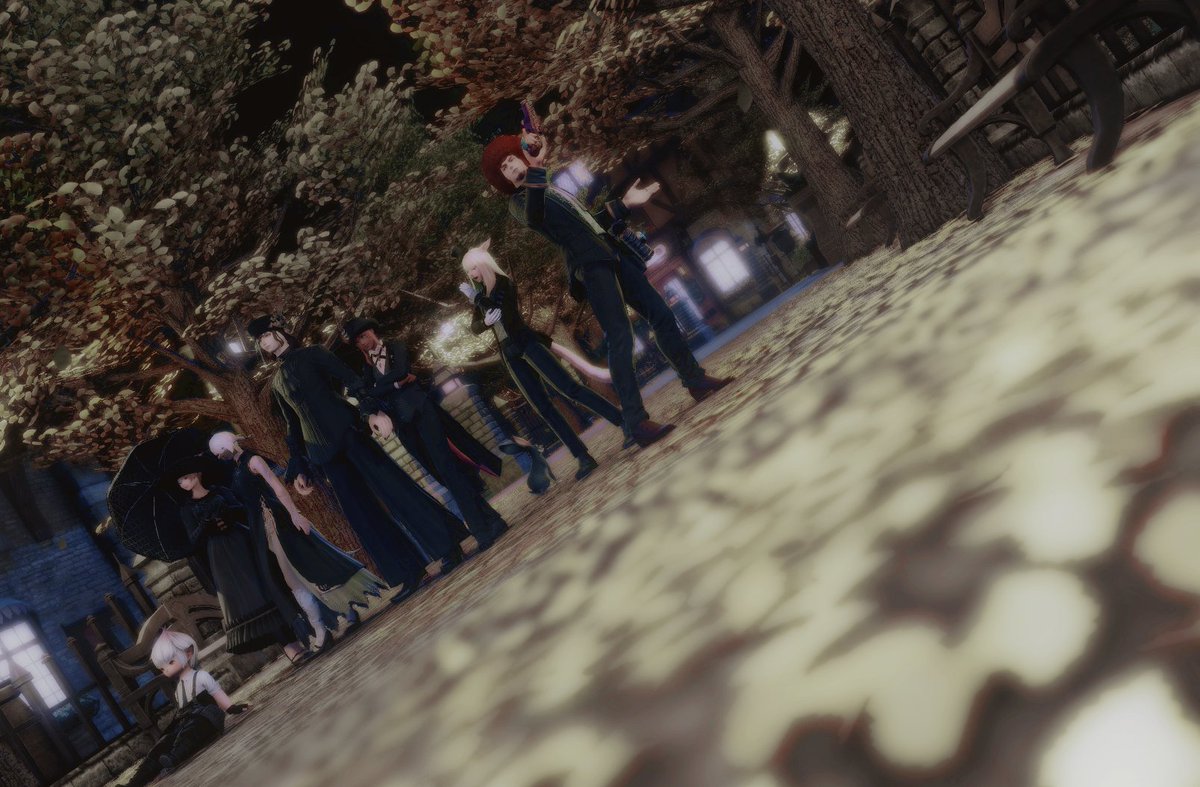 FF14UltimaFCDim's tweet photo. 9月23日開催のFCミラプリイベントは「白＆黒フォーマルコーデ」♣
こちらはFCメンバーじげんさんに提案頂きました！各自思い思いのシックな衣装に身を包み、さきさんの提案でまずは #パンデモ並木道 へ https://t.co/lXup128VVO