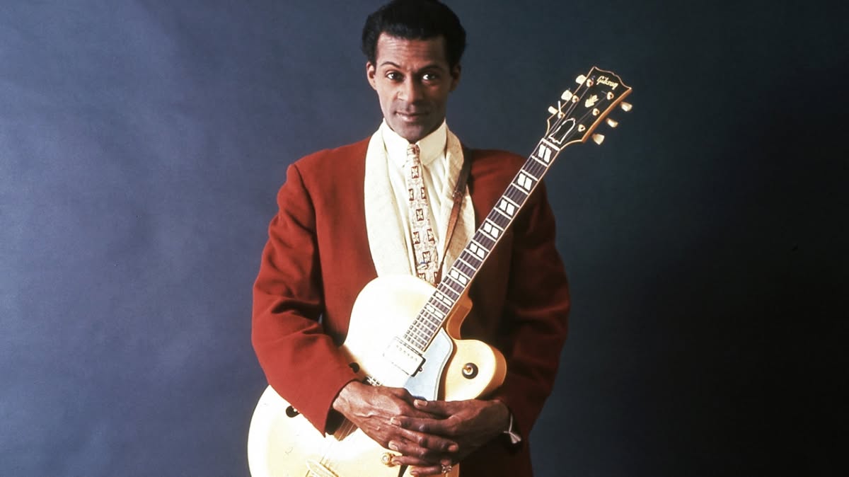AnnaMusicby's tweet photo. On this day in 1987 Chuck Berry was awarded a star on the Hollywood Walk of Fame. His film biography, Hail, Hail Rock & Roll also premiered on the same night. #chuckberry #musiclife https://t.co/zV392yUJPB