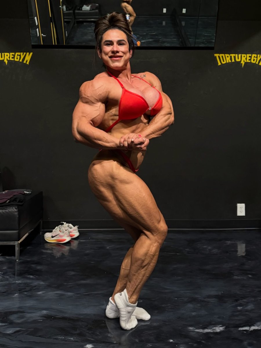 all_about_gym's tweet photo. Bodybuilding mona lisa ๐น๐
#leyvina #femalemuscle #musclemommy #muscular #Brazil #fbb #gymgirls https://t.co/tKzAqvPxB8