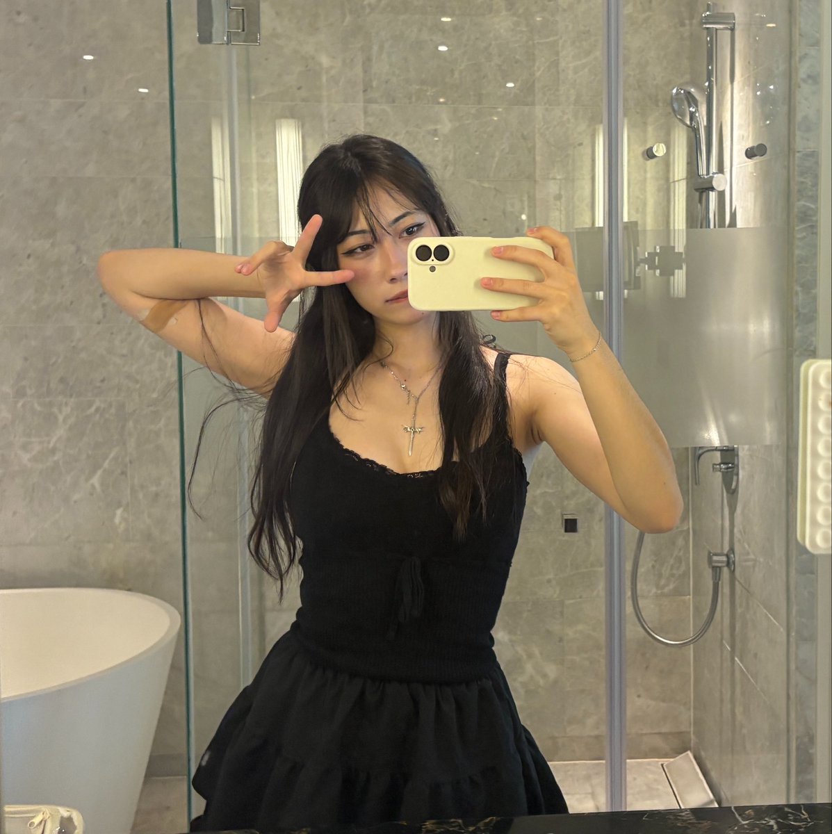 meilizzz_'s tweet photo. my lit fit for shanghai :> https://t.co/nuodADcDxI