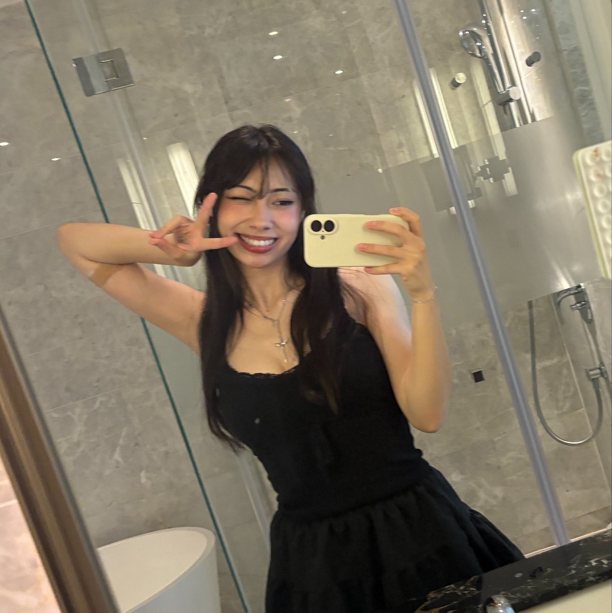 meilizzz_'s tweet photo. my lit fit for shanghai :> https://t.co/nuodADcDxI