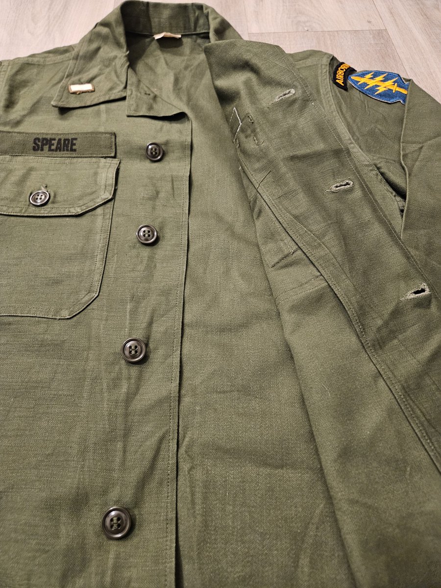 CnK2021's tweet photo. 1960s US Army 2nd Pattern OG-107 Shirts(Set up as Green Beret)
60년대 미 육군 2세대 OG-107 셔츠(그린베레 세팅) https://t.co/9sjekvEsVZ