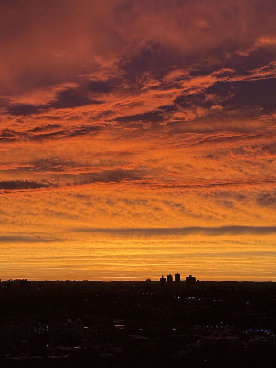 SagLady09's tweet photo. @isardasorensen Beautiful sunset indeed. https://t.co/YAbRfOoKk1