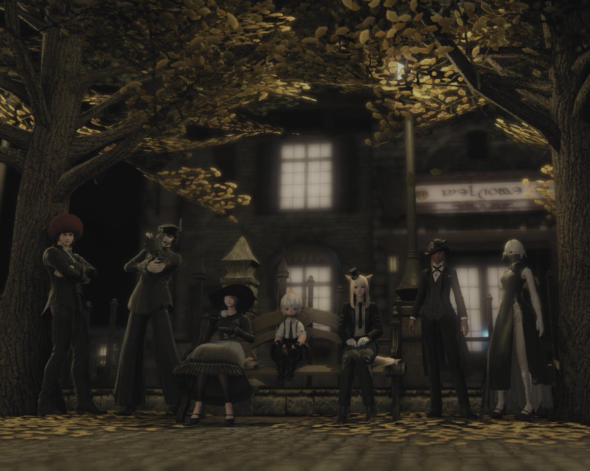 FF14UltimaFCDim's tweet photo. 9月23日開催のFCミラプリイベントは「白＆黒フォーマルコーデ」♣
こちらはFCメンバーじげんさんに提案頂きました！各自思い思いのシックな衣装に身を包み、さきさんの提案でまずは #パンデモ並木道 へ https://t.co/lXup128VVO