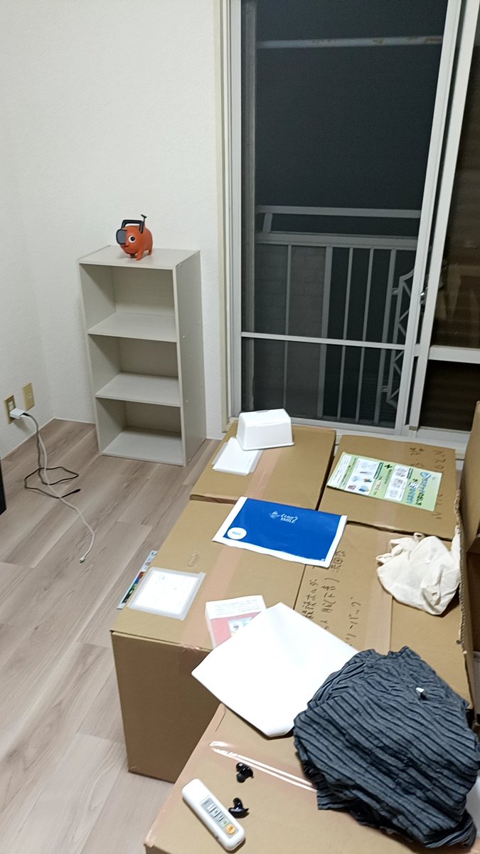 SeMa1028889's tweet photo. おとつい引っ越しました。未だに段ボールほぼあけてません。 https://t.co/MFHZVX1yeu