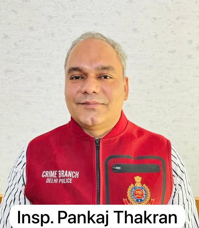CrimeBranchDP's tweet photo. 🚨 6 YEARS ON THE RUN — WANTED MURDER ACCUSED ARRESTED! 🚨

🎯 NR-I, Crime Branch, Delhi apprehended main accused in a year 2020 murder case of PS Jahangir Puri, Delhi, who had been absconding for nearly 6 YEARS.
🔎 Specific intelligence, field verification & technical surveillance led the team to Kanjhawala, where the accused was successfully apprehended.
⚡ Accused had repeatedly changed his places of stay to evade arrest.

💪 Successful operation led by Insp. Pankaj Thakran, under ACP Ashok Sharma and under the supervision of DCP Sh. Chandra Kumar Singh. 

🚨 6 साल से फरार — वांछित हत्या आरोपी गिरफ्तार! 🚨
🎯 NR-I, क्राइम ब्रांच, दिल्ली ने थाना जहांगीर पुरी, दिल्ली के वर्ष 2020 के हत्या मामले में मुख्य आरोपी को गिरफ्तार किया, जो करीब 6 वर्षों से फरार चल रहा था।
🔎 विशिष्ट सूचना, फील्ड वेरिफिकेशन एवं तकनीकी निगरानी के आधार पर टीम ने कंझावला में आरोपी को सफलतापूर्वक दबोचा।
⚡ गिरफ्तारी से बचने के लिए आरोपी लगातार अपने ठिकाने बदल रहा था।

💪 सफल कार्रवाई इंस्पेक्टर पंकज ठाकरान के नेतृत्व में, एसीपी अशोक शर्मा के मार्गदर्शन में एवं डीसीपी श्री चंद्र कुमार सिंह की निगरानी में की गई।

https://t.co/O5h4rzNqYs

#DelhiPolice
#CrimeBranch

@LtGovDelhi
@DelhiPolice
@CPDelhi