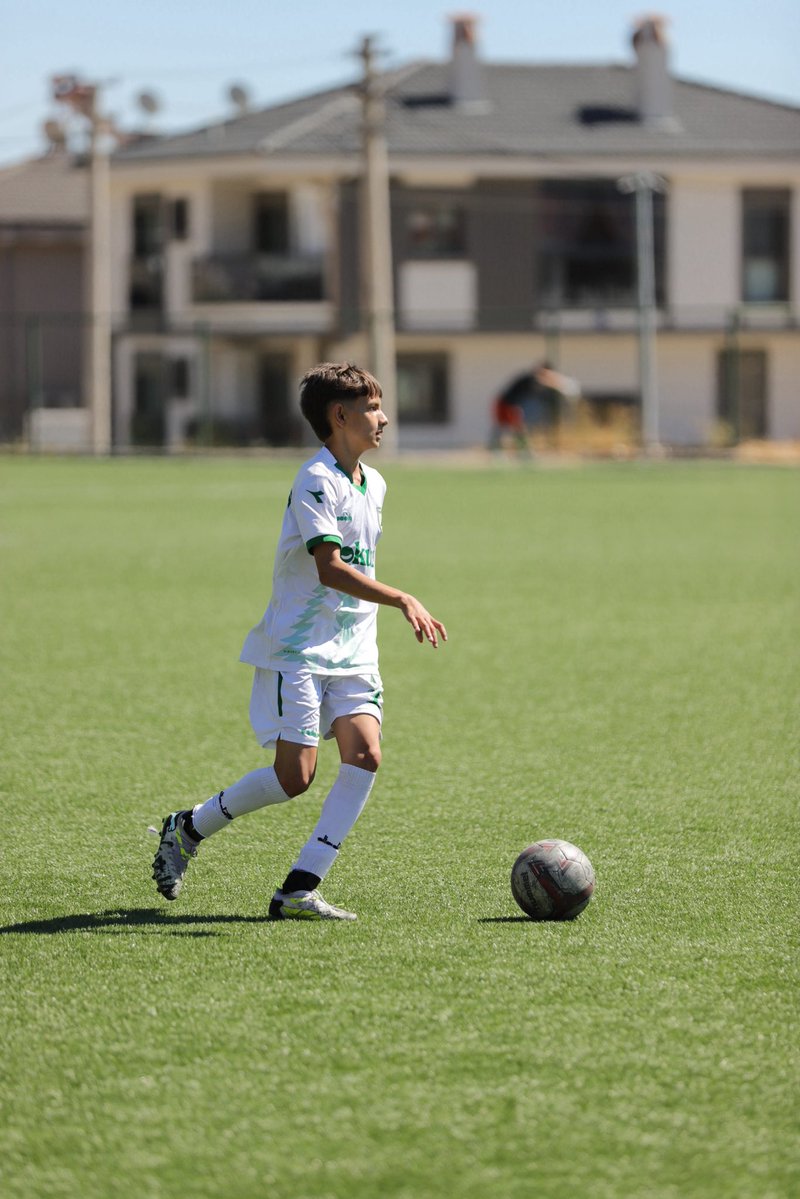 Muglasporfa's tweet photo. Geleceğimiz altyapıda yetişiyor. 💚🤍
Muğlaspor U14 Denizli İdman Yurdu  takımımızın maçından kareler… 📸

Bugünün gençleri, yarının Muğlaspor’u.

@TFF_Org 
@muglasporklb 
@serdaryldrm7 https://t.co/bcoljqkk8j