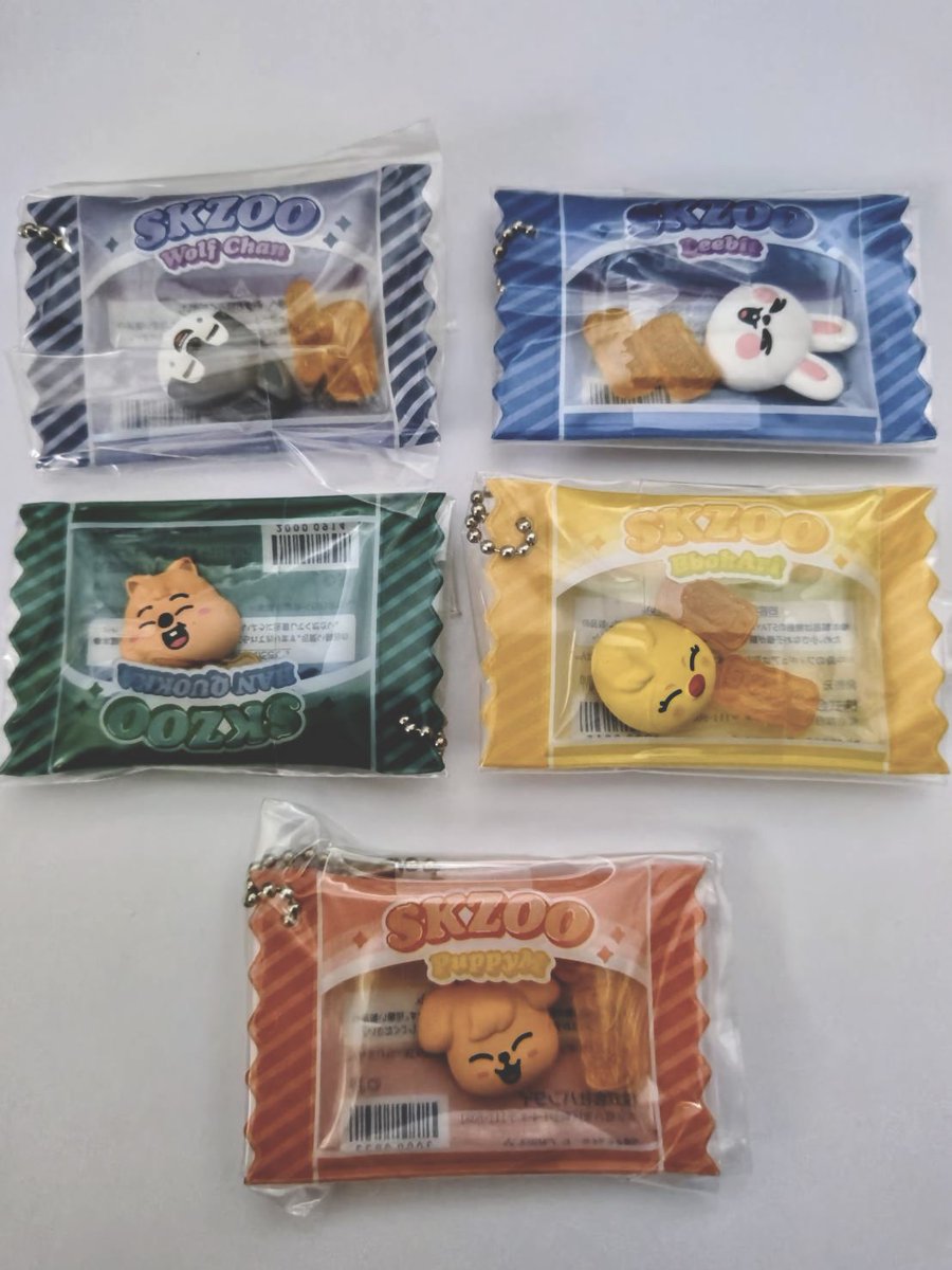 totusg9's tweet photo. StrayKids スキズ 交換 SKZOO シャカっとチャーム＆グミ GIGO  たい焼き ダイカットステッカー

【譲】
ウルフチャン🐺
リービット🐰
ハンクォッカ🐿️
ポガリ🐥
パピーム🐶

【求】
ステッカー:フォクシニー🦊
チャーム:ジニレット🥟

ステッカーとチャームをまとめて都内手渡しで交換希望です🙇‍♀️ https://t.co/ICzpZbVMWW