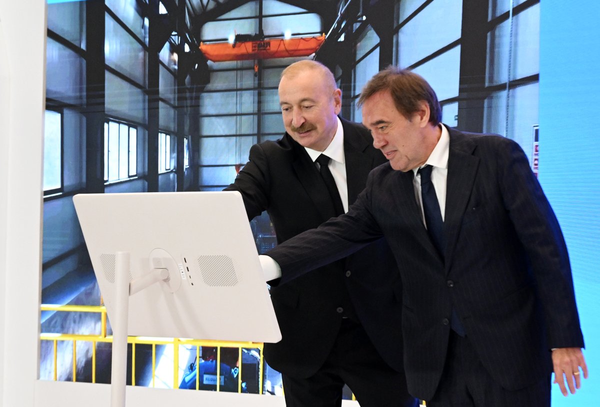 azpresident's tweet photo. Prezident İlham Əliyevin iştirakı ilə Bakıda Konqres Mərkəzində onlayn formatda Mingəçevir Sənaye Parkında “Textile Horizon” MMC-nin “Tekstil Klasteri” layihəsi üzrə istehsal müəssisəsinin təməlqoyma mərasimi keçirilib.

https://t.co/o5twWnBw5d https://t.co/hMaRupXW3T