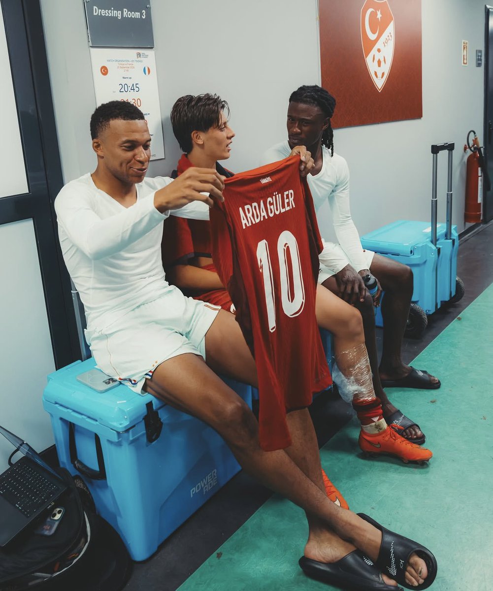 aryasgrace's tweet photo. Kylian e arda muito pai e filho 🥹🤍 https://t.co/JwOFsuOC3Z